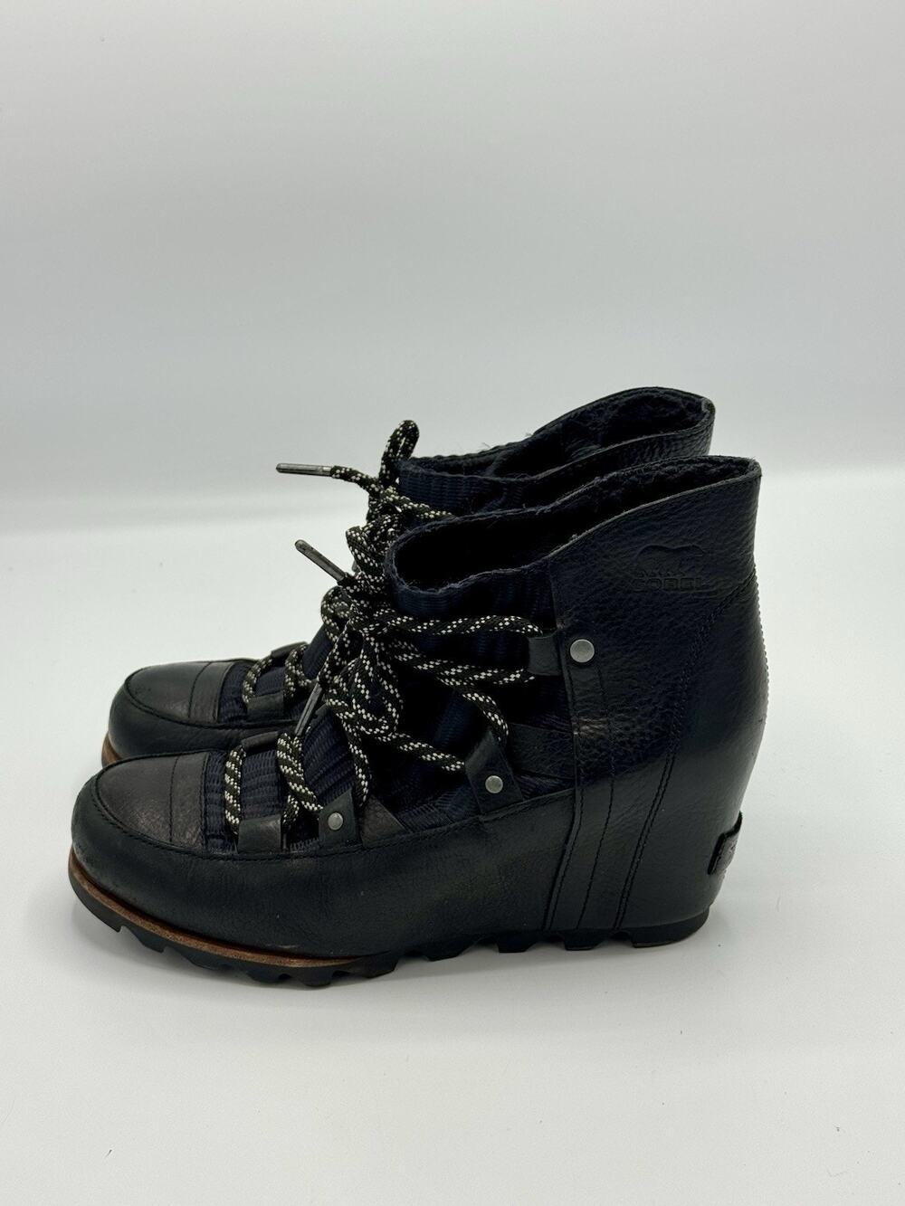 Sorel Sandy Hidden Wedge Black Waterproof Leather Boots US 7.5 Feminine